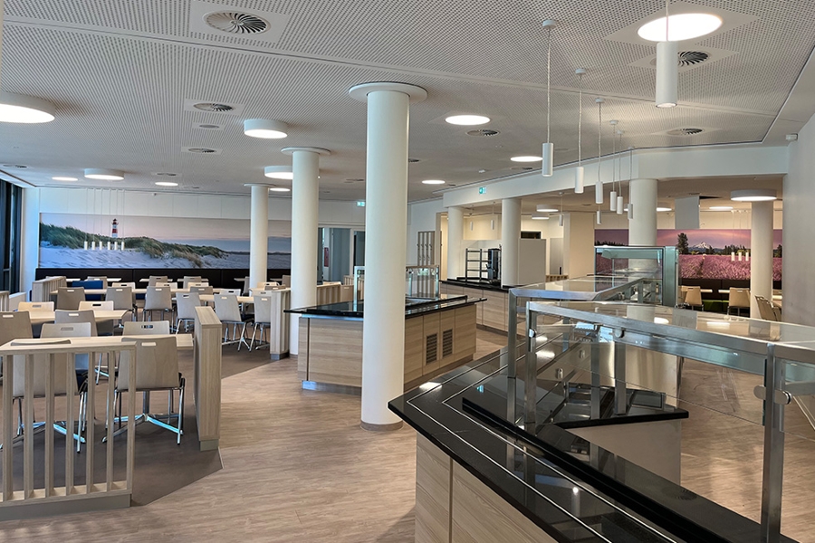 Blick in den neu renovierten Speisesaal. Blick in den neu renovierten Speisesaal.