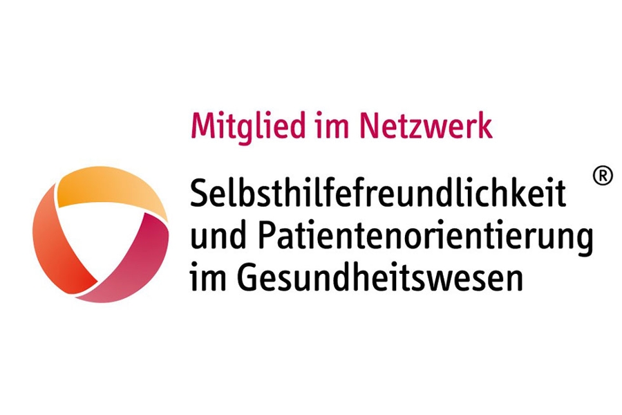 Logo mit Text: Ausgezeichnet vom Netzwerk Selbsthilfefreundlichkeit und Patientenorientierung im Gesundheitswesen Logo mit Text: Ausgezeichnet vom Netzwerk Selbsthilfefreundlichkeit und Patientenorientierung im Gesundheitswesen